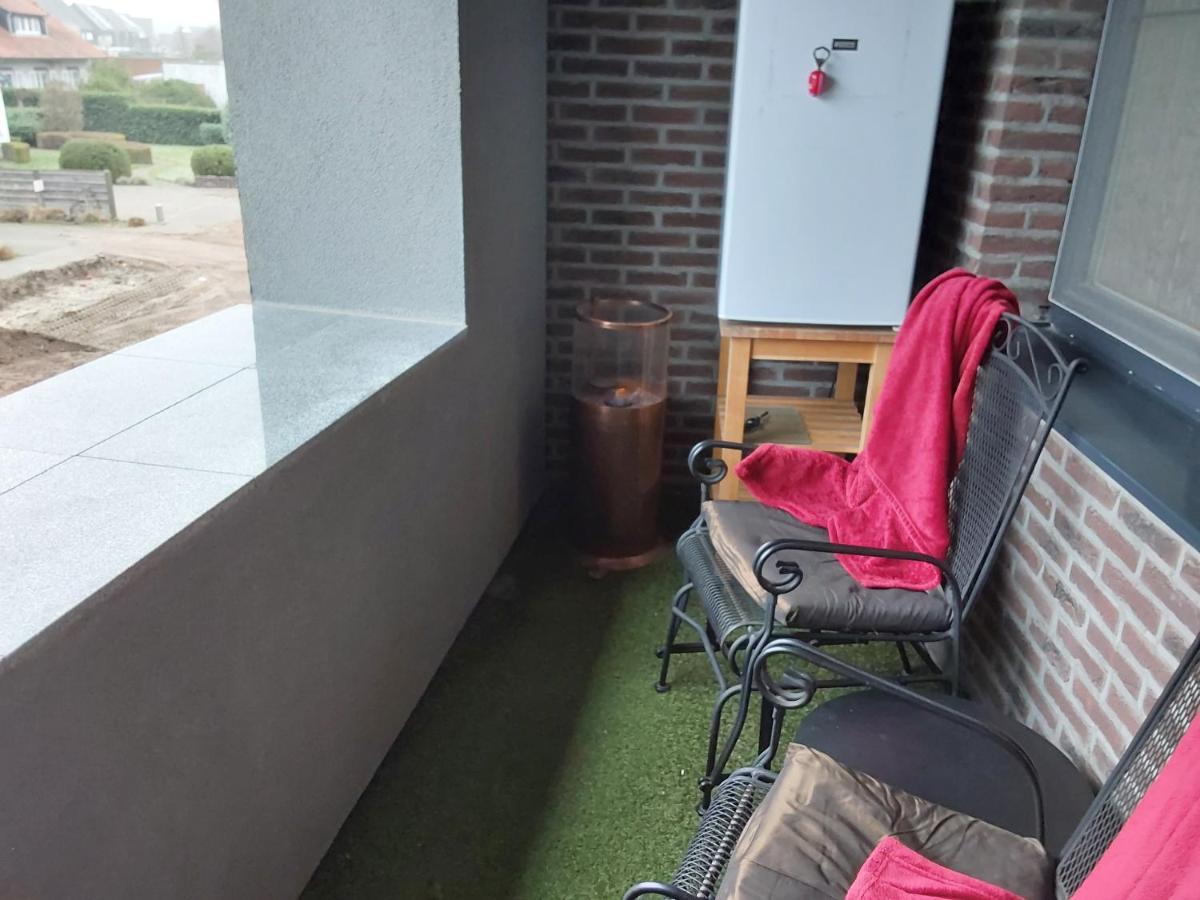 Hotel Golden Dragon Dessel Exteriör bild