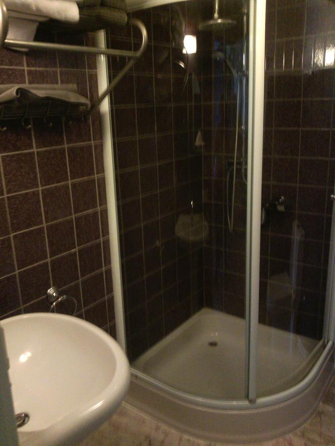 Hotel Golden Dragon Dessel Rum bild
